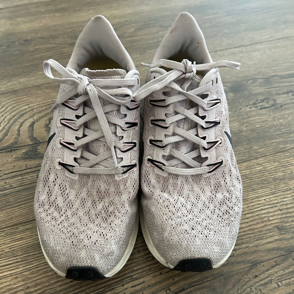 Nike Women’s Size 8